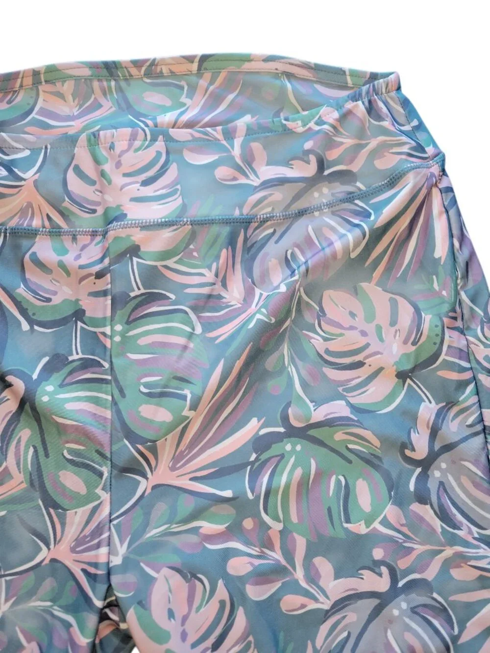 UV Skinz NWT Pastel Leaf Print Bermuda Swim Shorts Women's Size 3XL